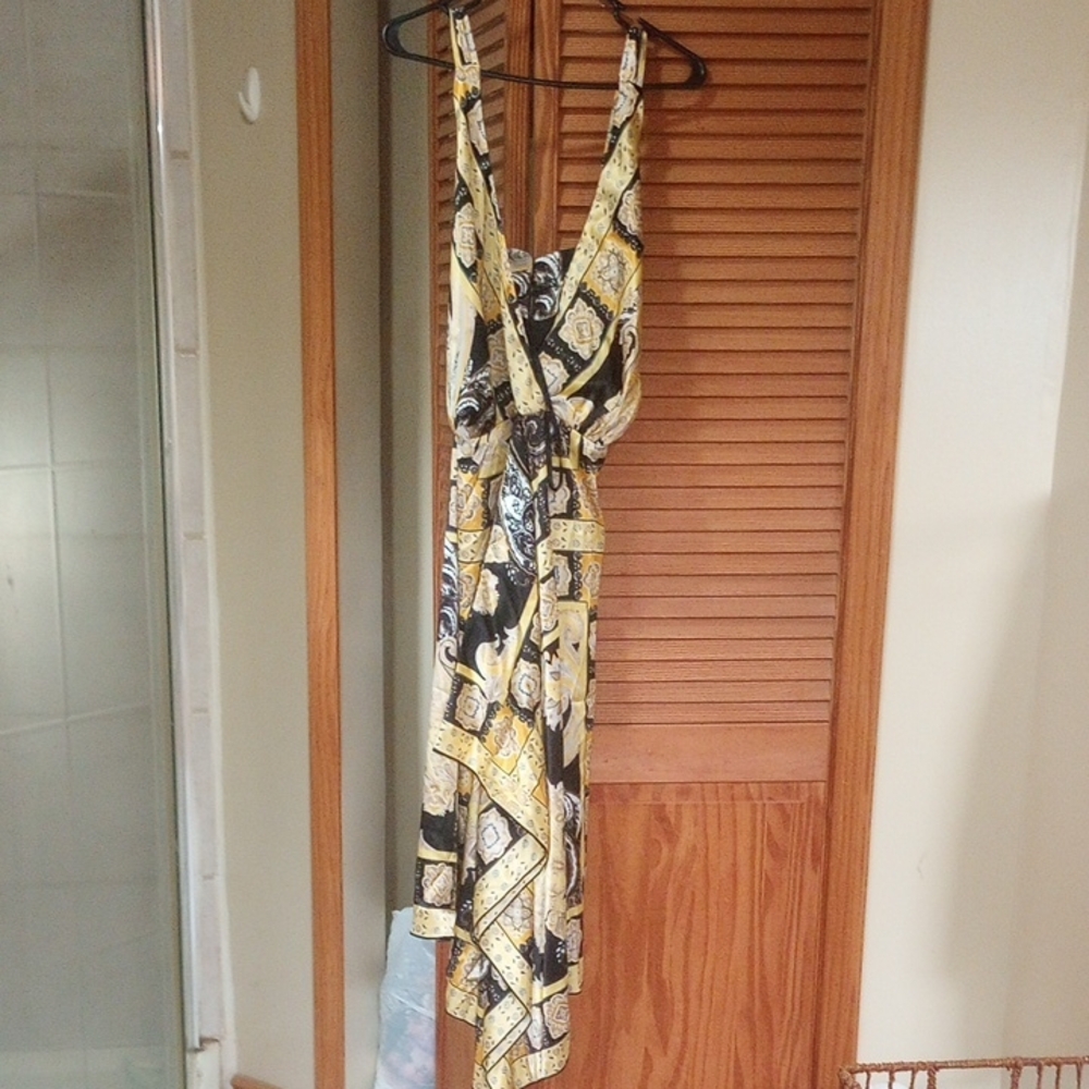 Elegant Black and Gold Women's Dress
